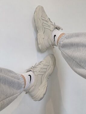 Adidas Ozweego Sneakers Womens US 5 Beige Cream Chunky Y2K Dad Shoes